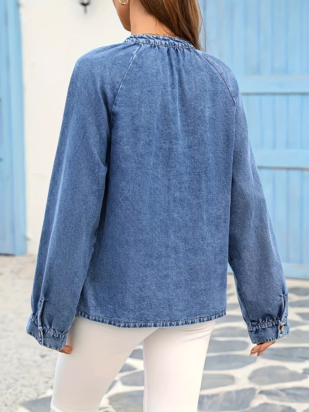 Top grande taille, tenue franche, porté de face