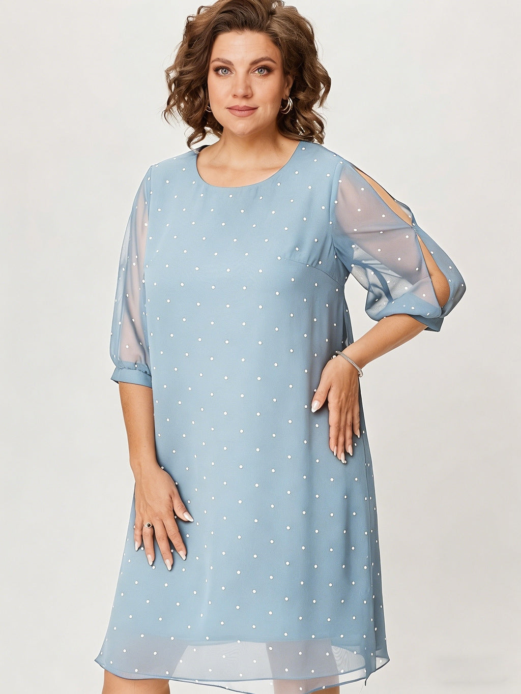 Robe courte grande taille — Voile à pois et manches fendues