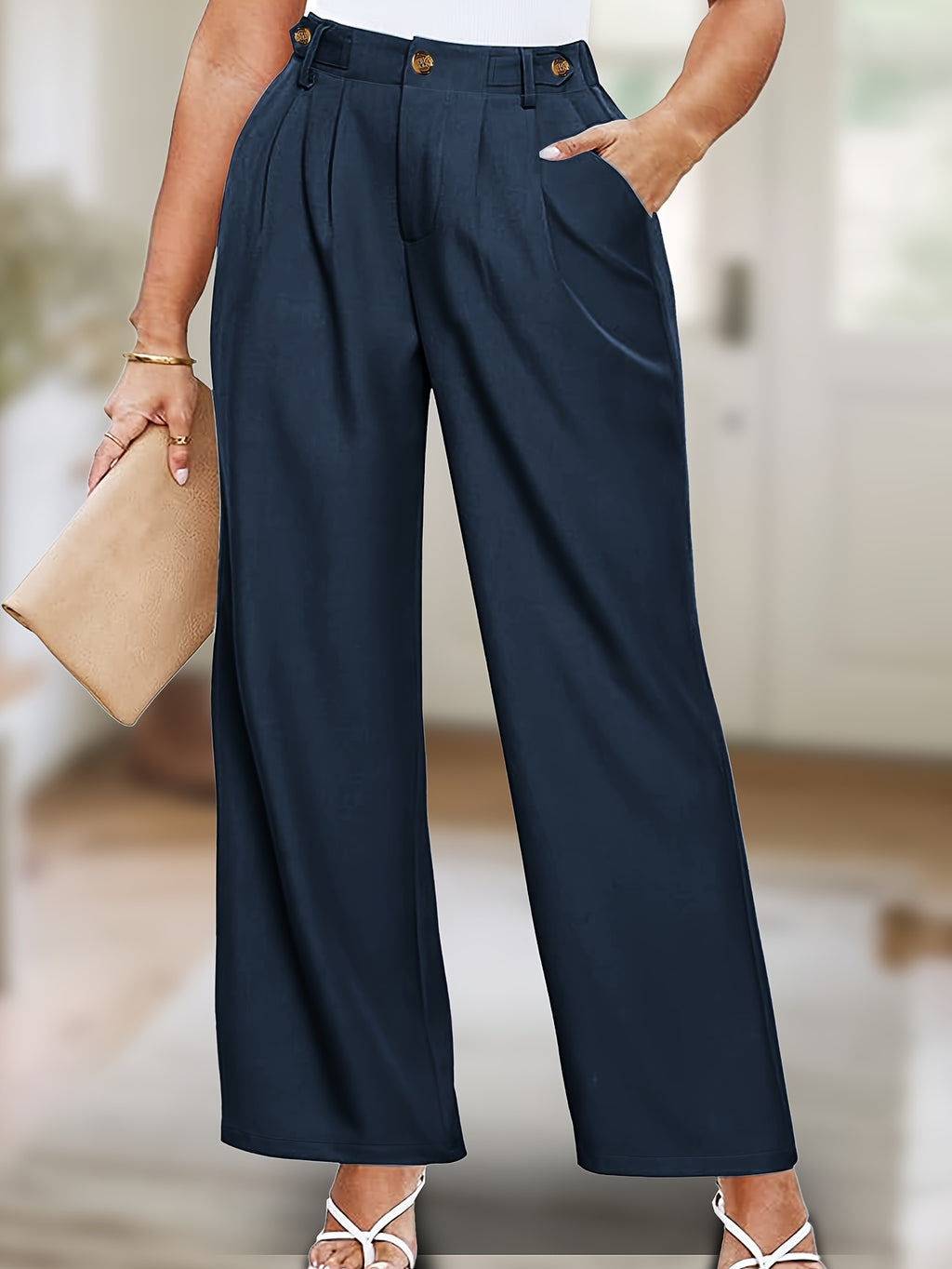 Pantalon grande taille, coupe droite, ligne nette, mise en situation