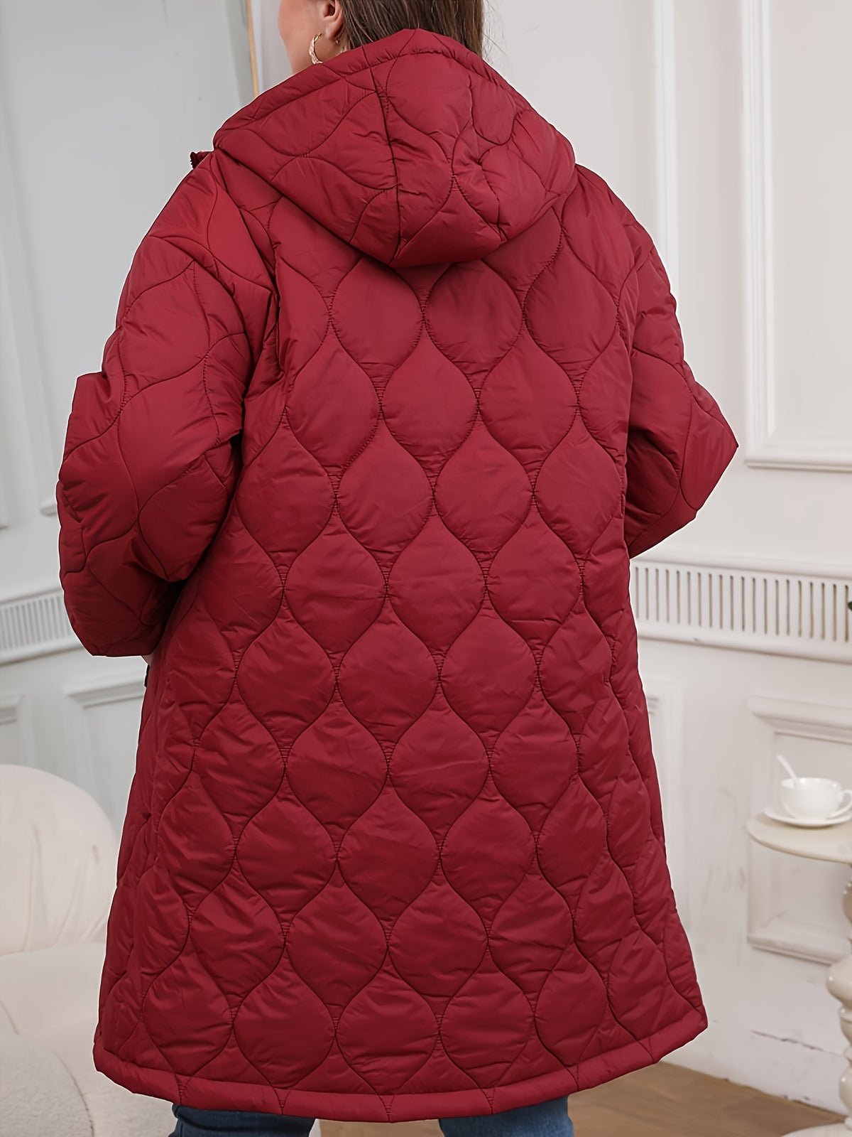 Veste grande taille à imprimé fleuri, coupe oversize, capuche, détail du col