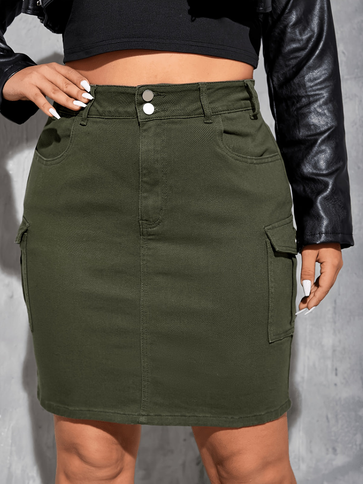 Jupe grande taille, poches pratiques, tenue franche