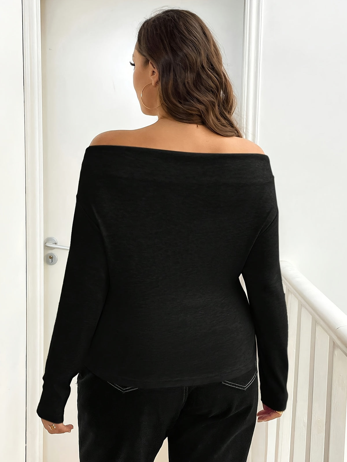 T-shirt grande taille, fines bretelles, manches longues, vu de dos