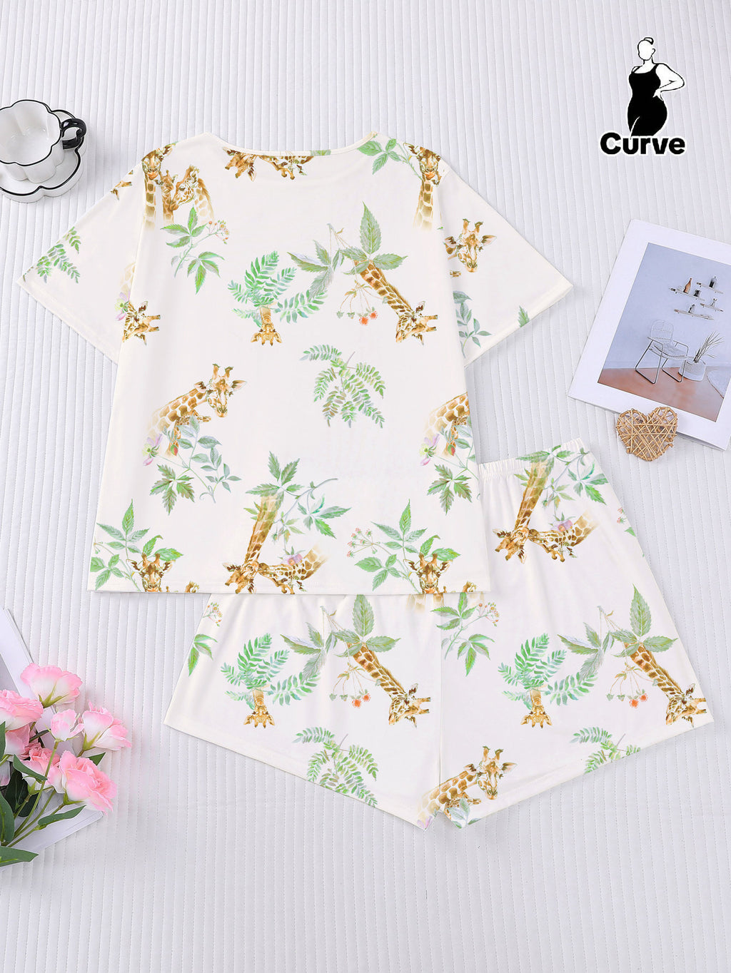 Pyjama grande taille, coupe ample, manches courtes, esprit décontracté, vu de dos