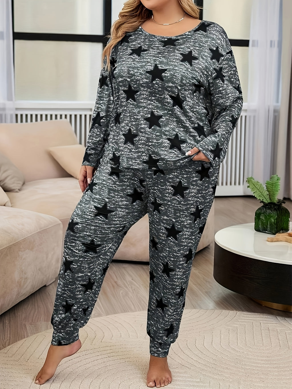 Ensemble grande taille, coupe ample, allure élégante, vu de dos