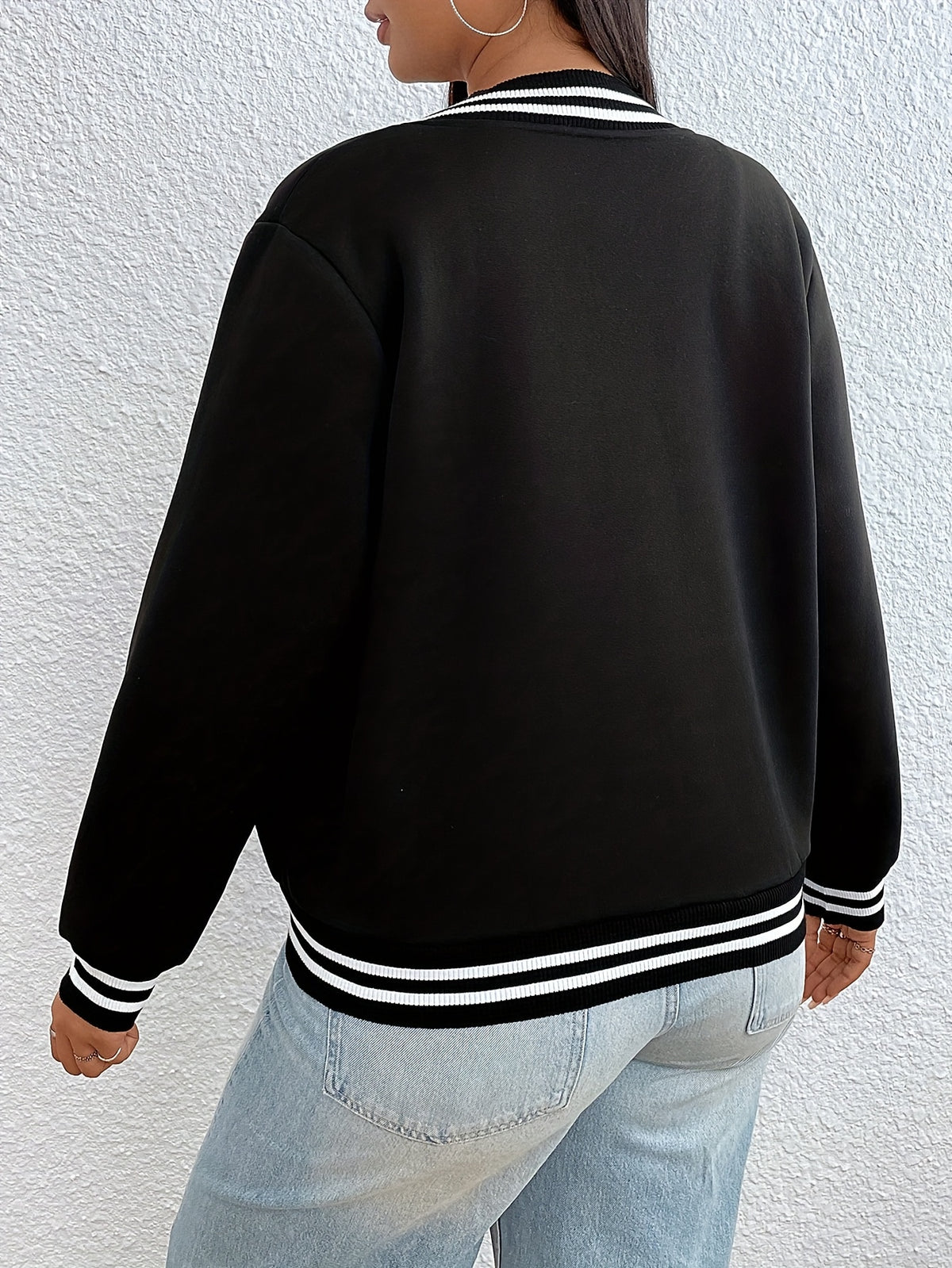 Veste grande taille, poches pratiques, chaleur d'hiver, détail du col