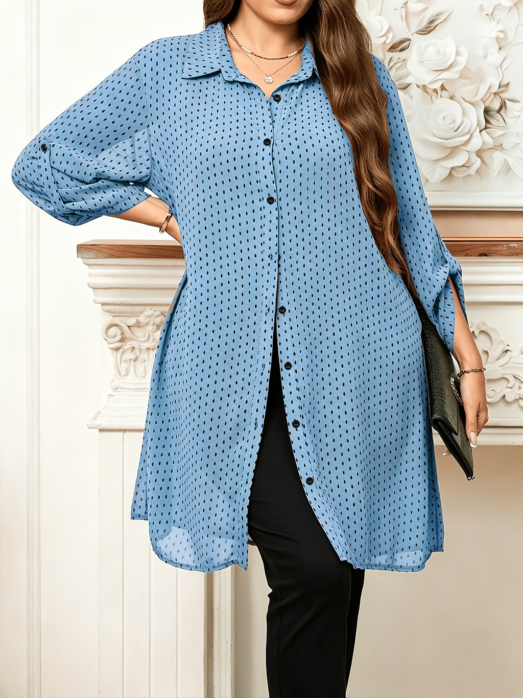 Chemise grande taille à pois, col polo, mise en situation