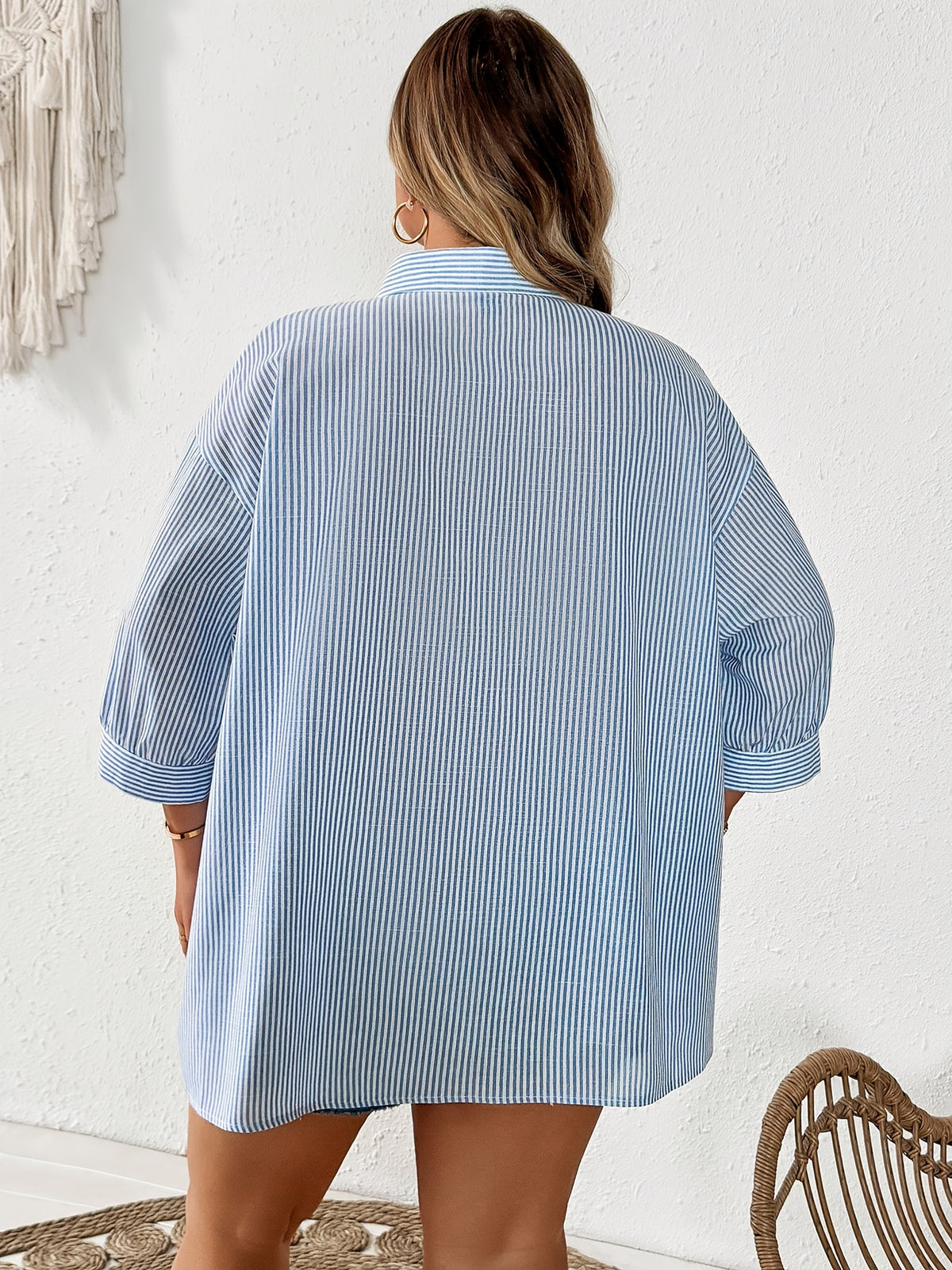 Chemise grande taille à rayures, coupe oversize, col polo, manches longues, vu de dos