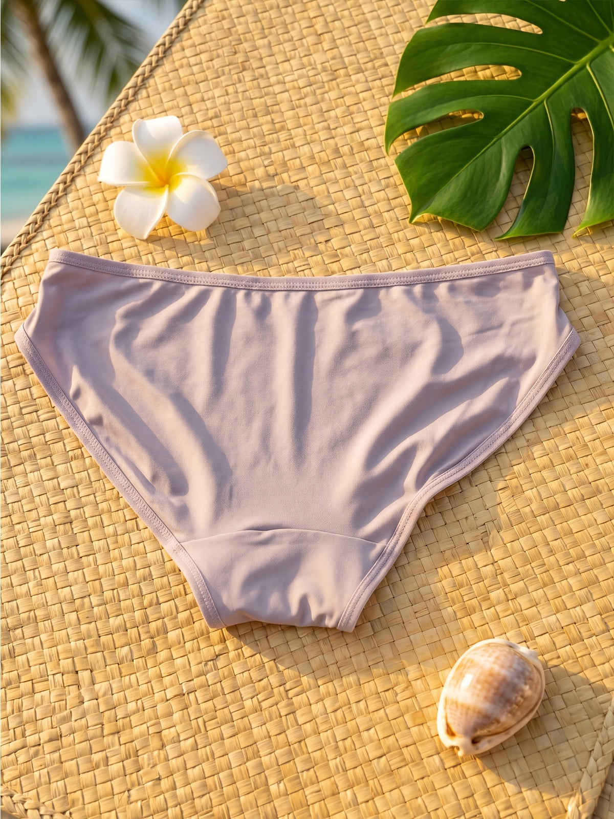 Ensemble grande taille, effet gainant, détail du col