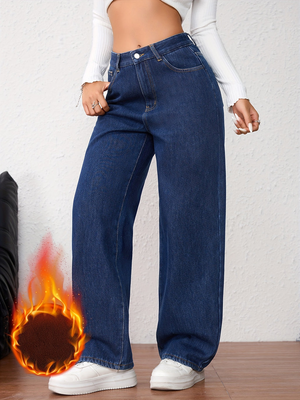 Pantalon grande taille, coupe droite, toucher naturel, délavage, porté de face