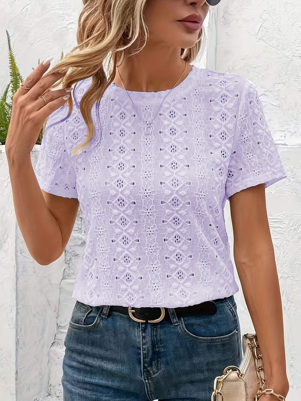 T-shirt grande taille en maille, manches courtes, maille souple, détail du col