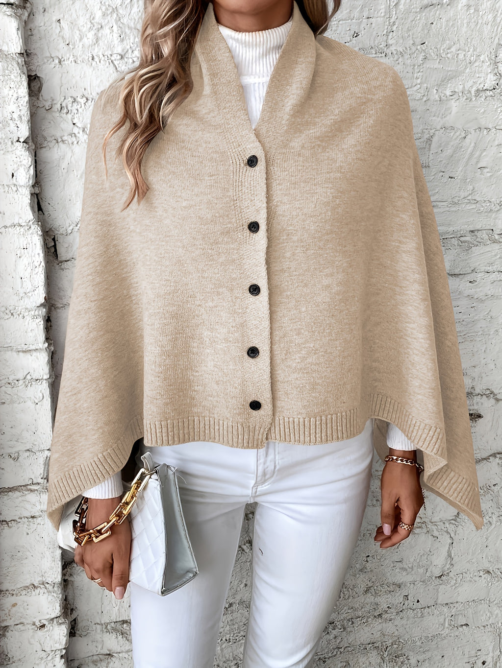 Pull grande taille, coupe oversize, épaules dénudées, vu de dos