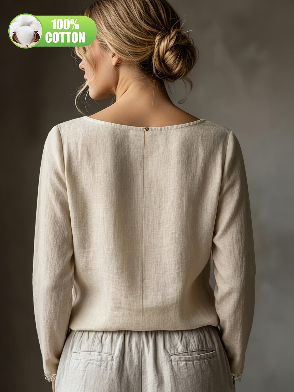 Top grande taille en dentelle, coupe ample, manches longues, toucher naturel, vu de dos