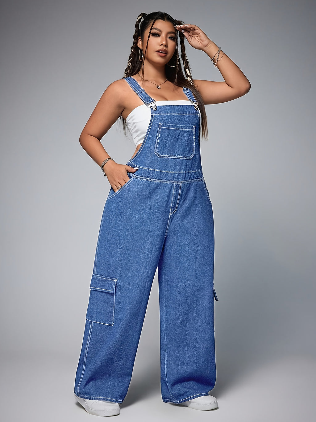 Salopette grande taille, poches pratiques, tenue franche, détail du tissu
