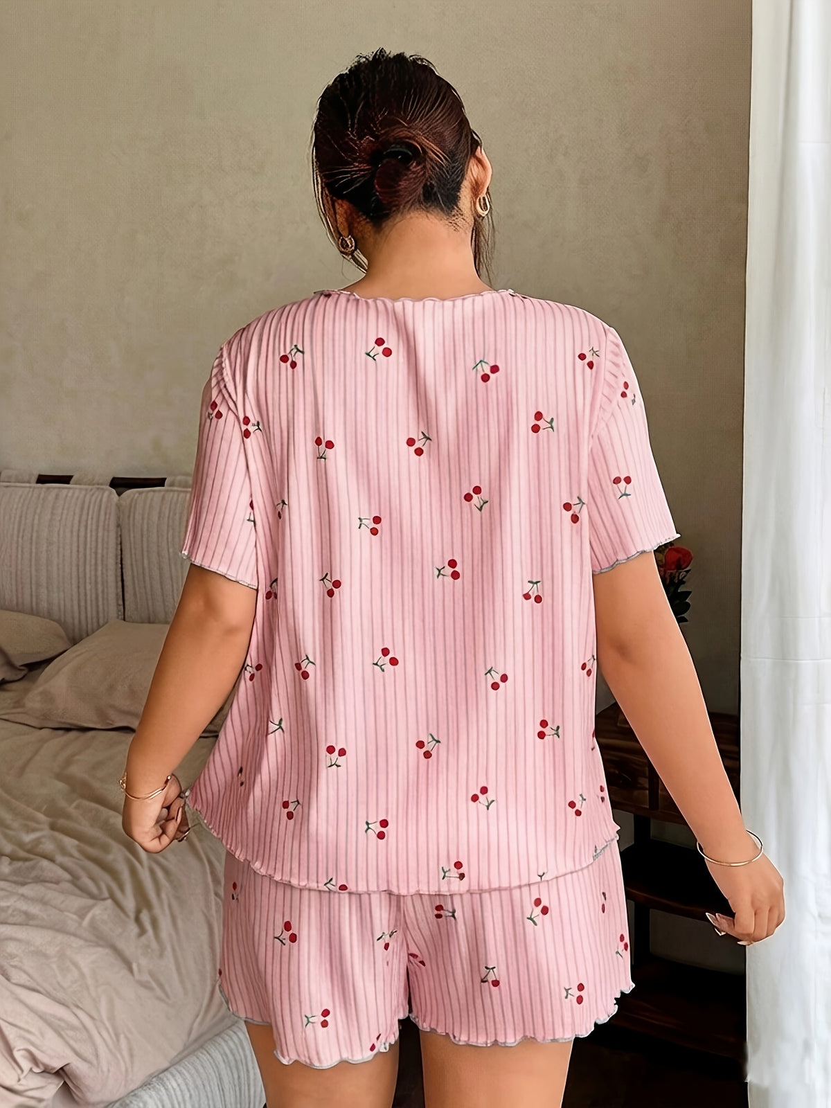 Ensemble grande taille, coupe ample, manches courtes, esprit décontracté, autre coloris