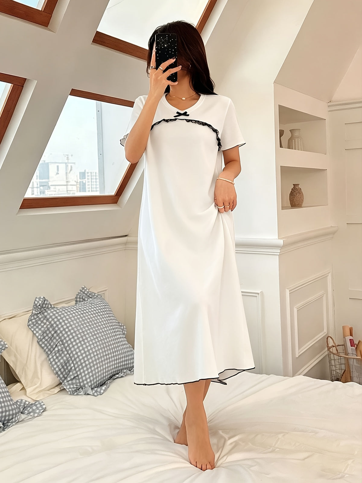 Chemise de nuit grande taille — Dentelle noire, trois coloris