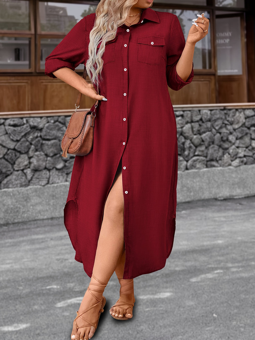 Robe grande taille, coupe ajustée, ligne nette, mise en situation