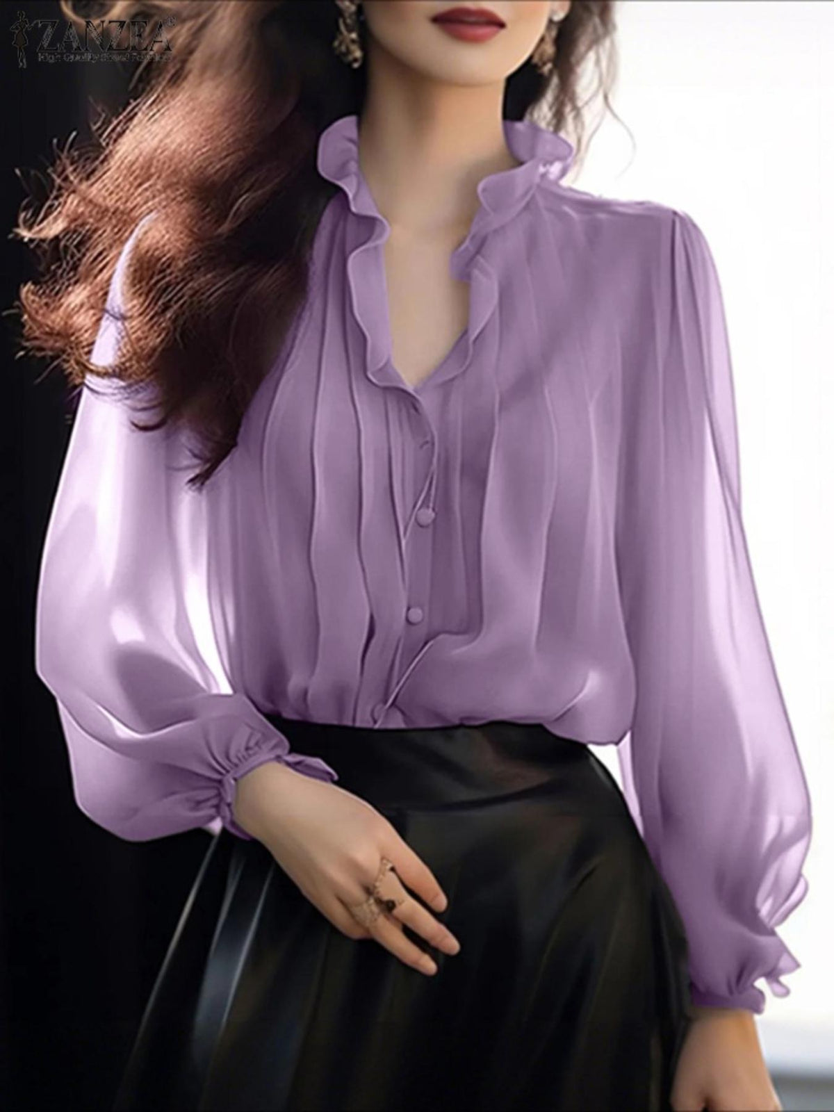 Top grande taille, coupe oversize, volants, manches longues, mise en situation