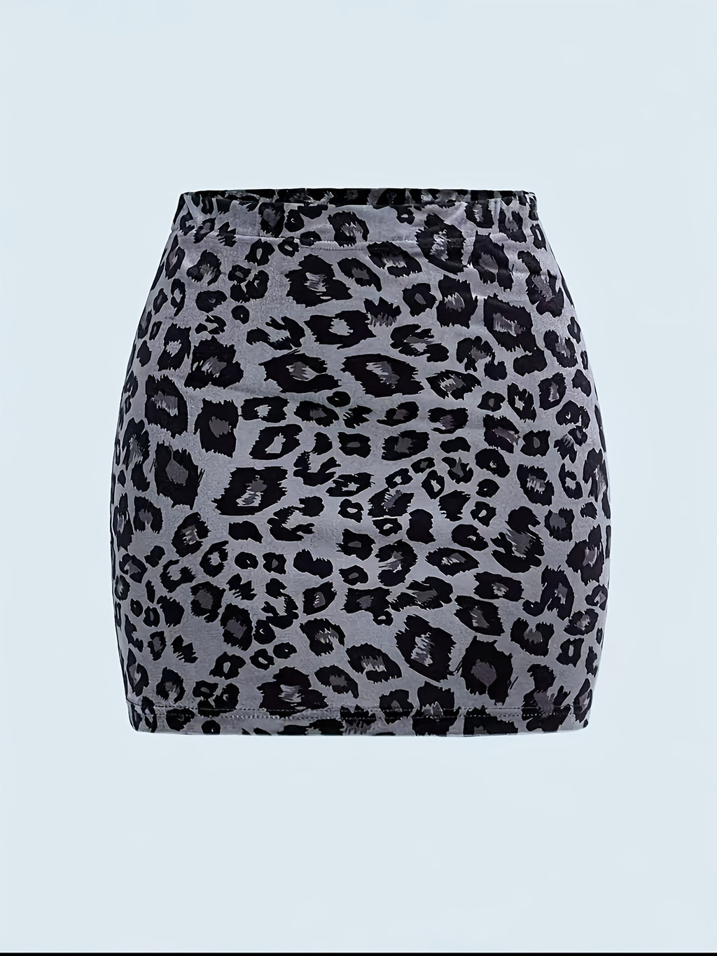 Jupe grande taille à imprimé léopard, allure élégante, mise en situation