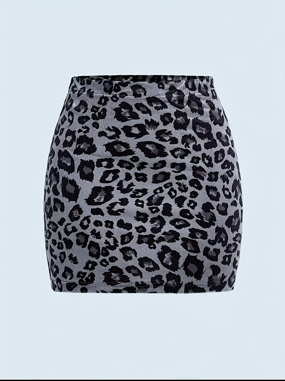 Jupe grande taille à imprimé léopard, allure élégante, mise en situation