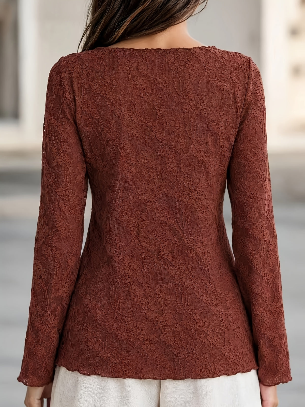 Top grande taille en dentelle, effet ajouré, chaleur d'hiver, détail du tissu