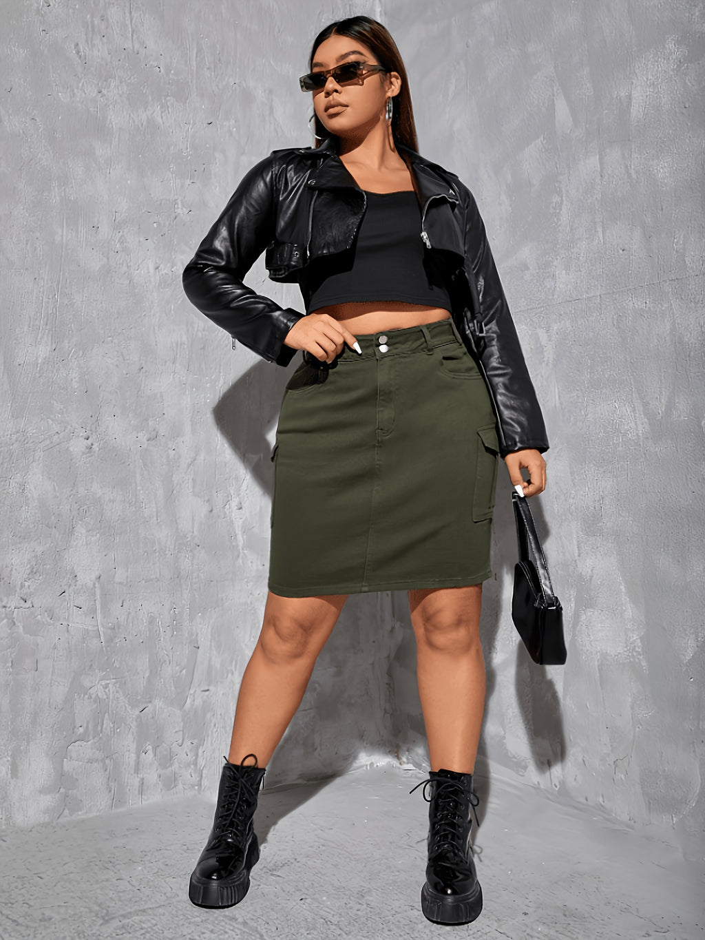 Jupe grande taille, poches pratiques, tenue franche, détail du tissu