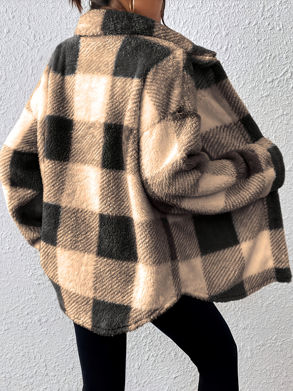Veste grande taille à carreaux, col mao, boutonnage, manches longues, visuel produit