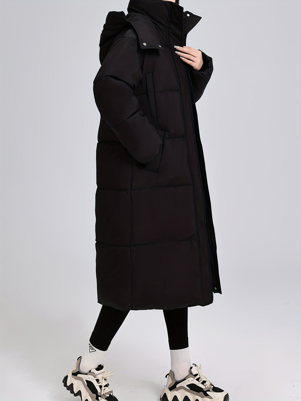 Manteau grande taille, coupe oversize, longueur midi, capuche, vue de profil