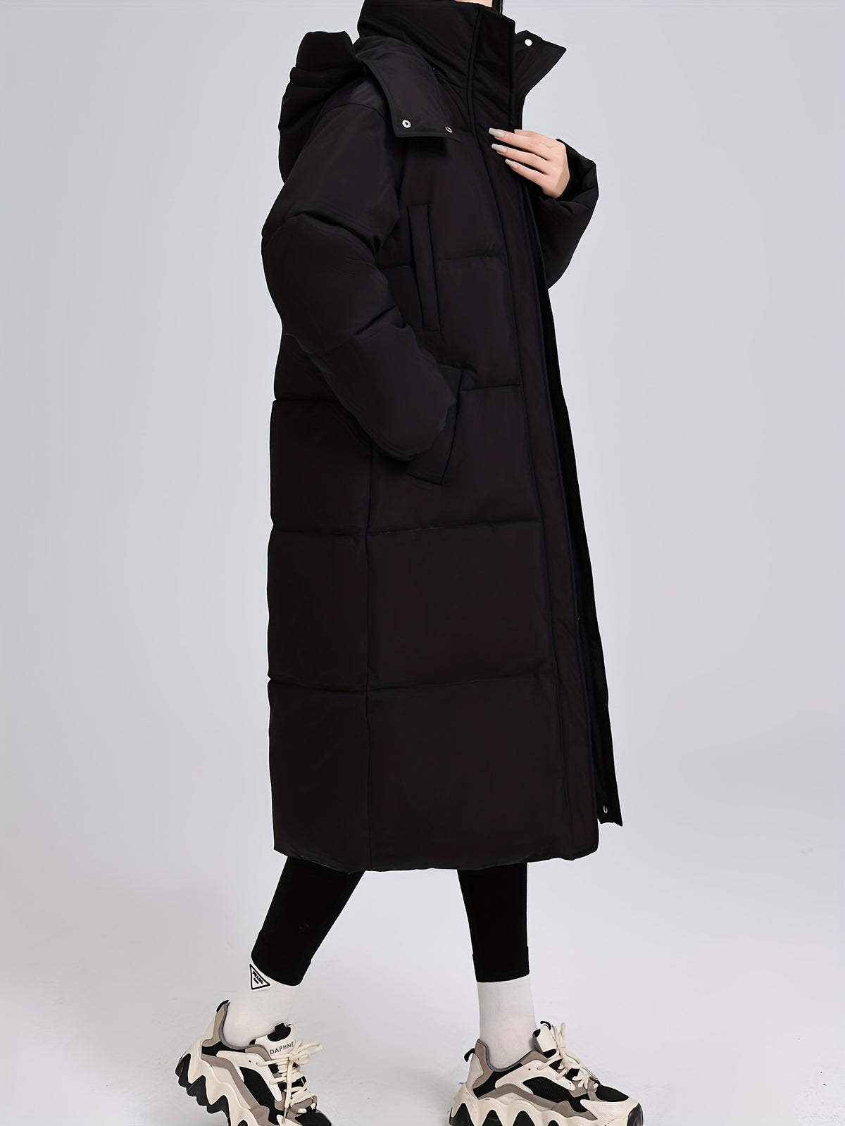 Manteau grande taille, coupe oversize, longueur midi, capuche, vue de profil