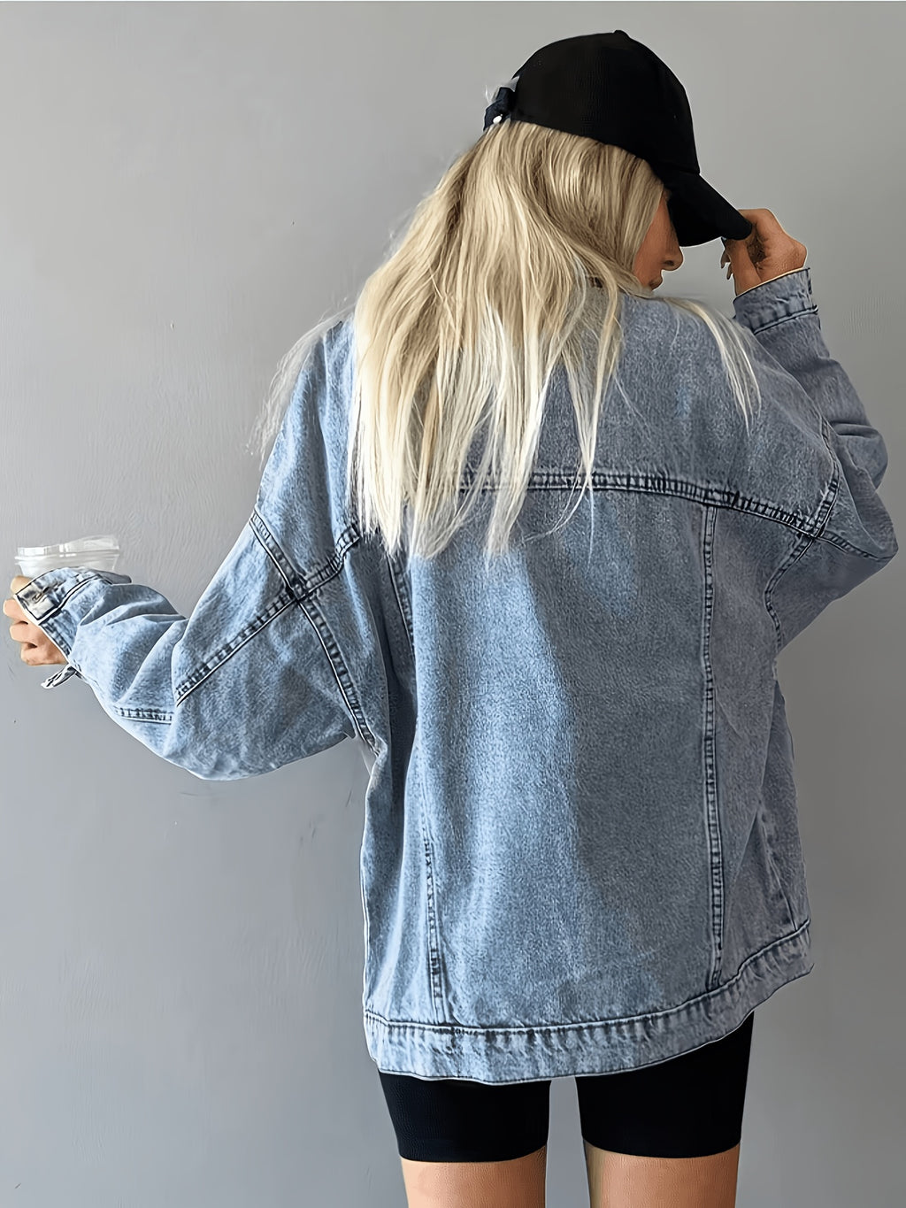 Veste grande taille, coupe oversize, tenue franche, tissu non extensible, vu de dos