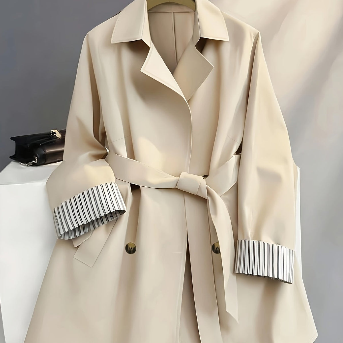 Manteau grande taille à rayures, coupe ample, ceinture assortie — matière : polyester