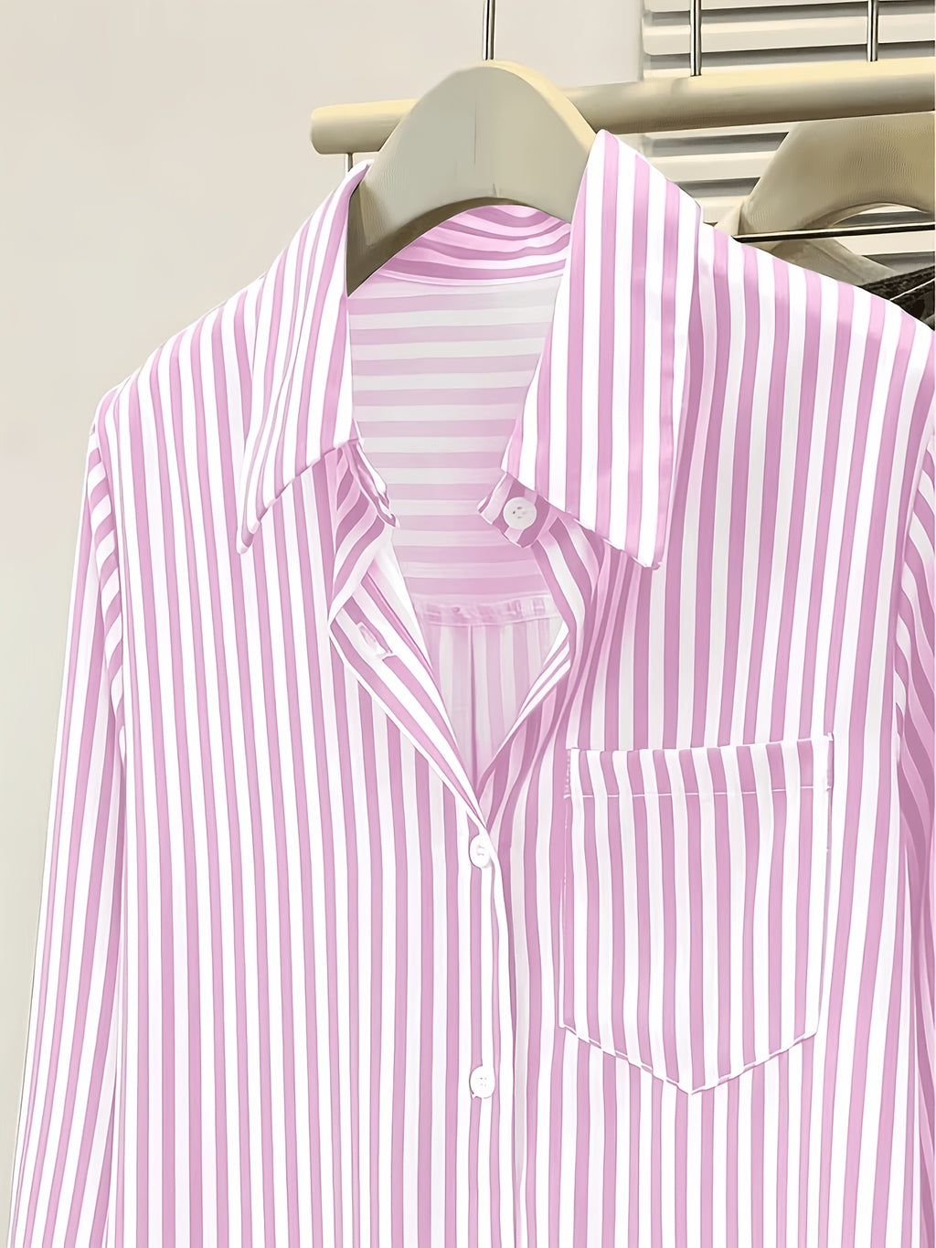 Chemise grande taille à rayures, coupe oversize, col à revers, boutonnage, vu de dos