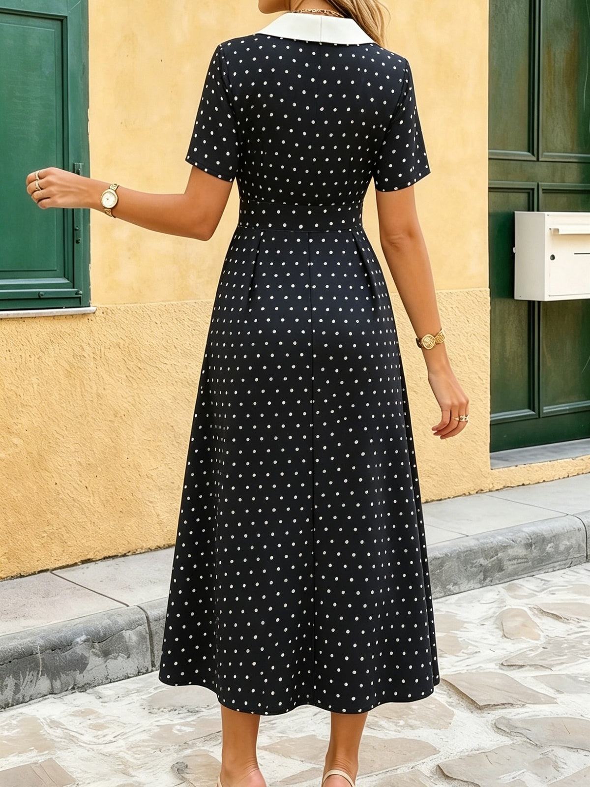 Robe midi grande taille — Imprimé à pois et revers blancs