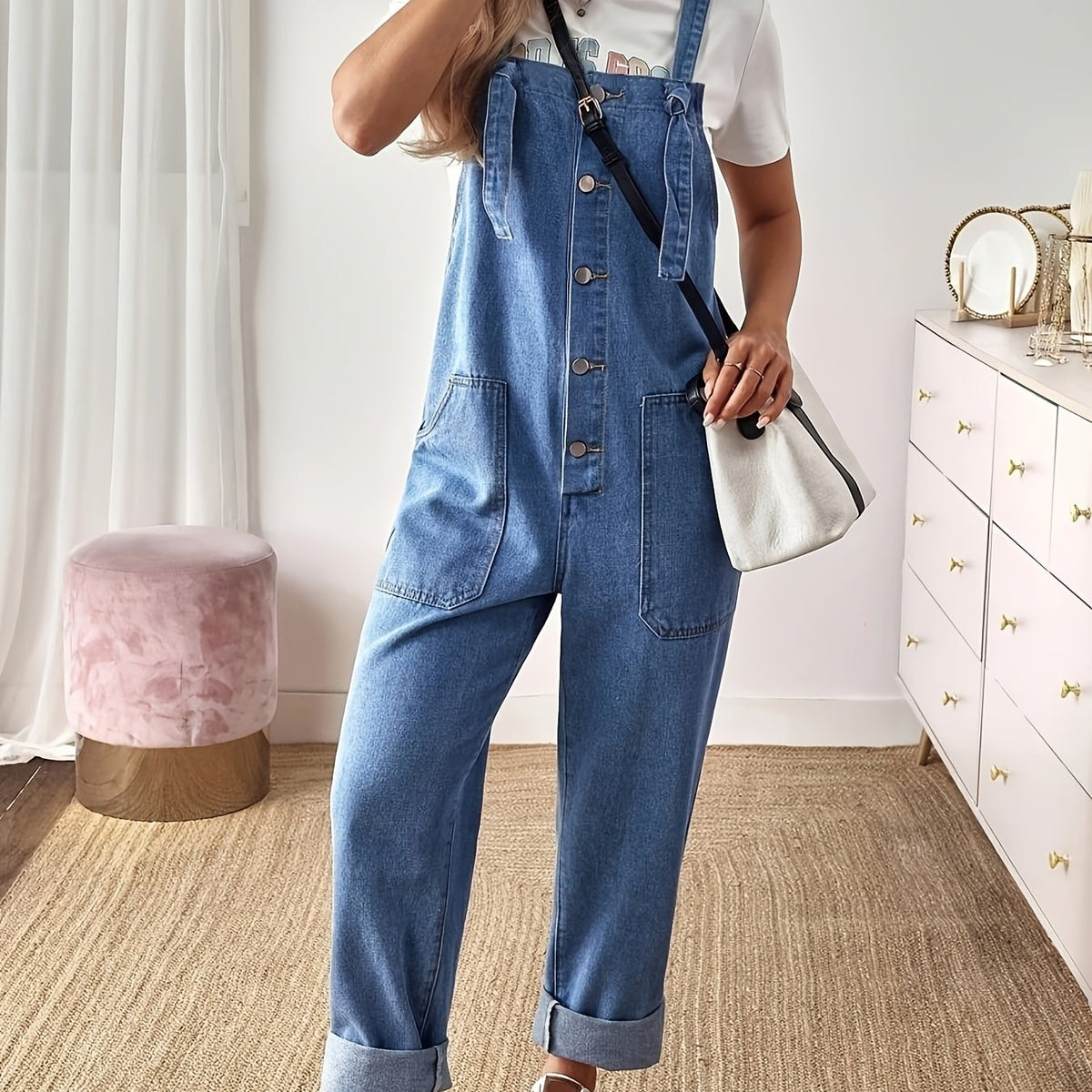 Salopette grande taille, coupe droite, épaules dénudées, poches pratiques — matière : denim