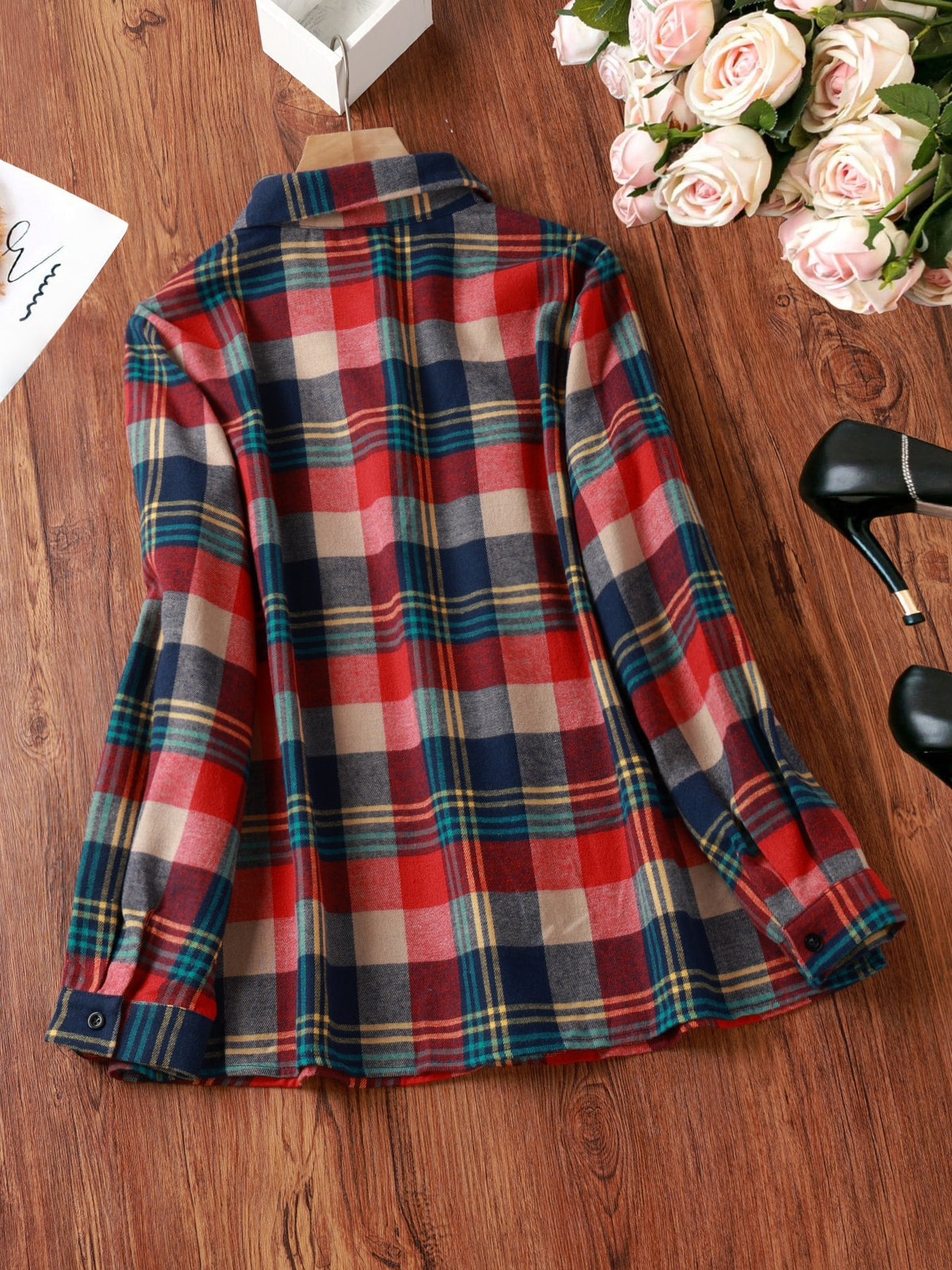 Chemise grande taille à carreaux, coupe droite, manches longues, tombé fluide, vu de dos