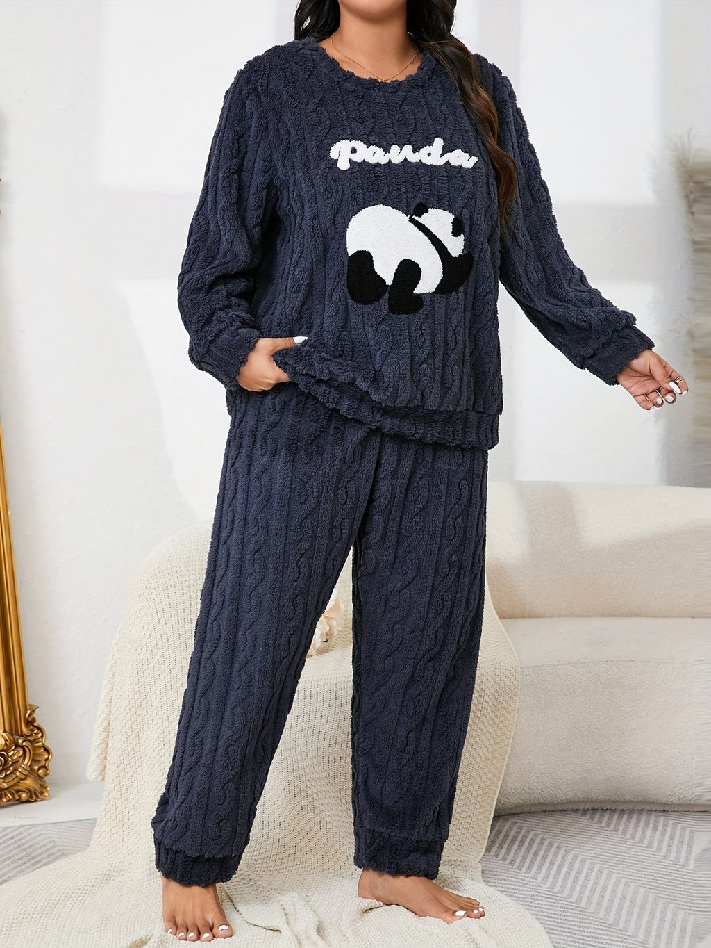 Pyjama grande taille à broderies, chaleur d'hiver, vu de dos