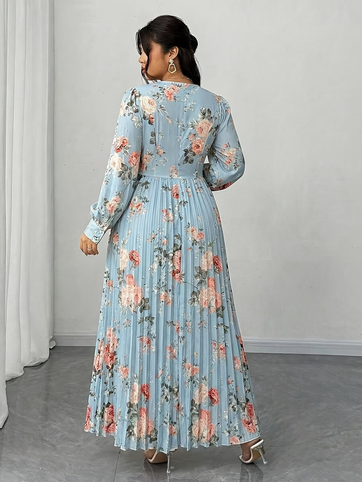 Robe longue grande taille — Roses, cache-cœur plissé soleil