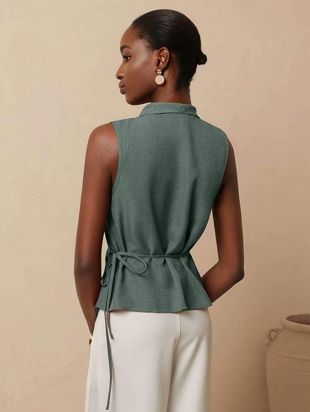 Chemise grande taille, col V, vu de dos