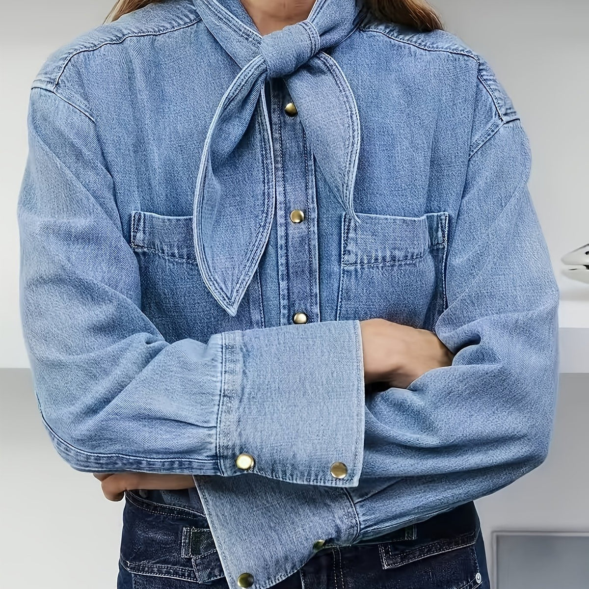 Chemise grande taille, coupe oversize, manches longues, tenue franche — matière : denim