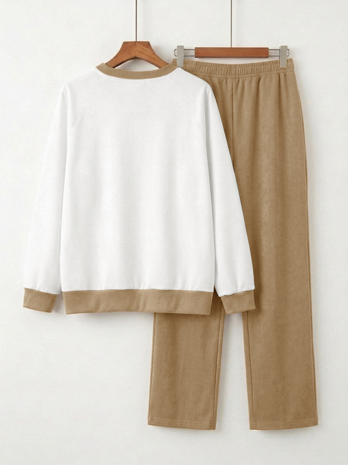 Ensemble grande taille, coupe ample, manches longues, toucher naturel Image