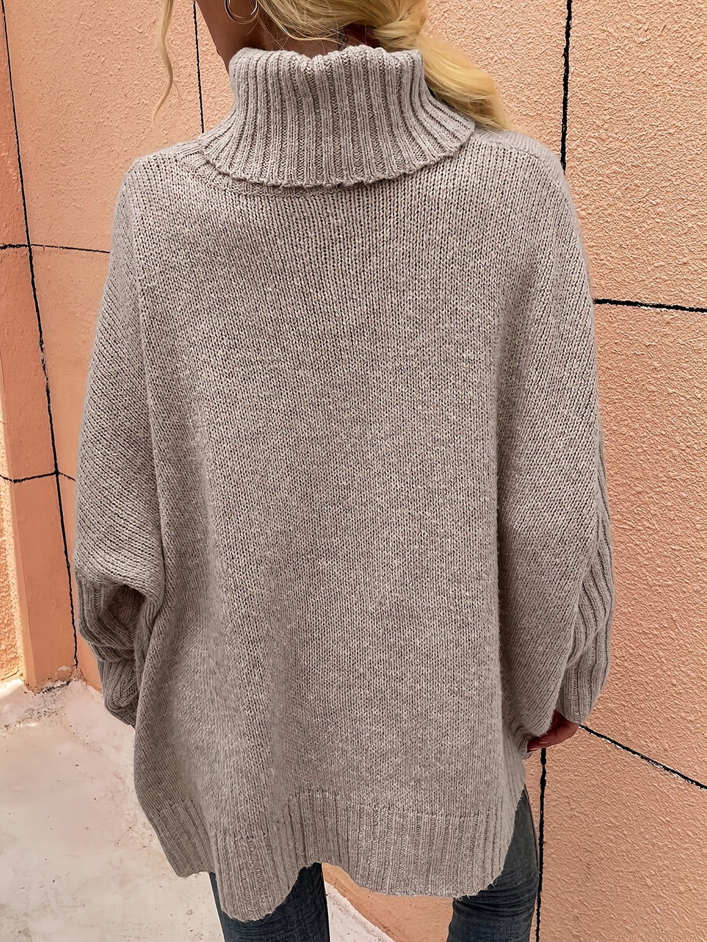Pull grande taille, coupe oversize, col roulé, maille côtelée — composition : 100% Polyester