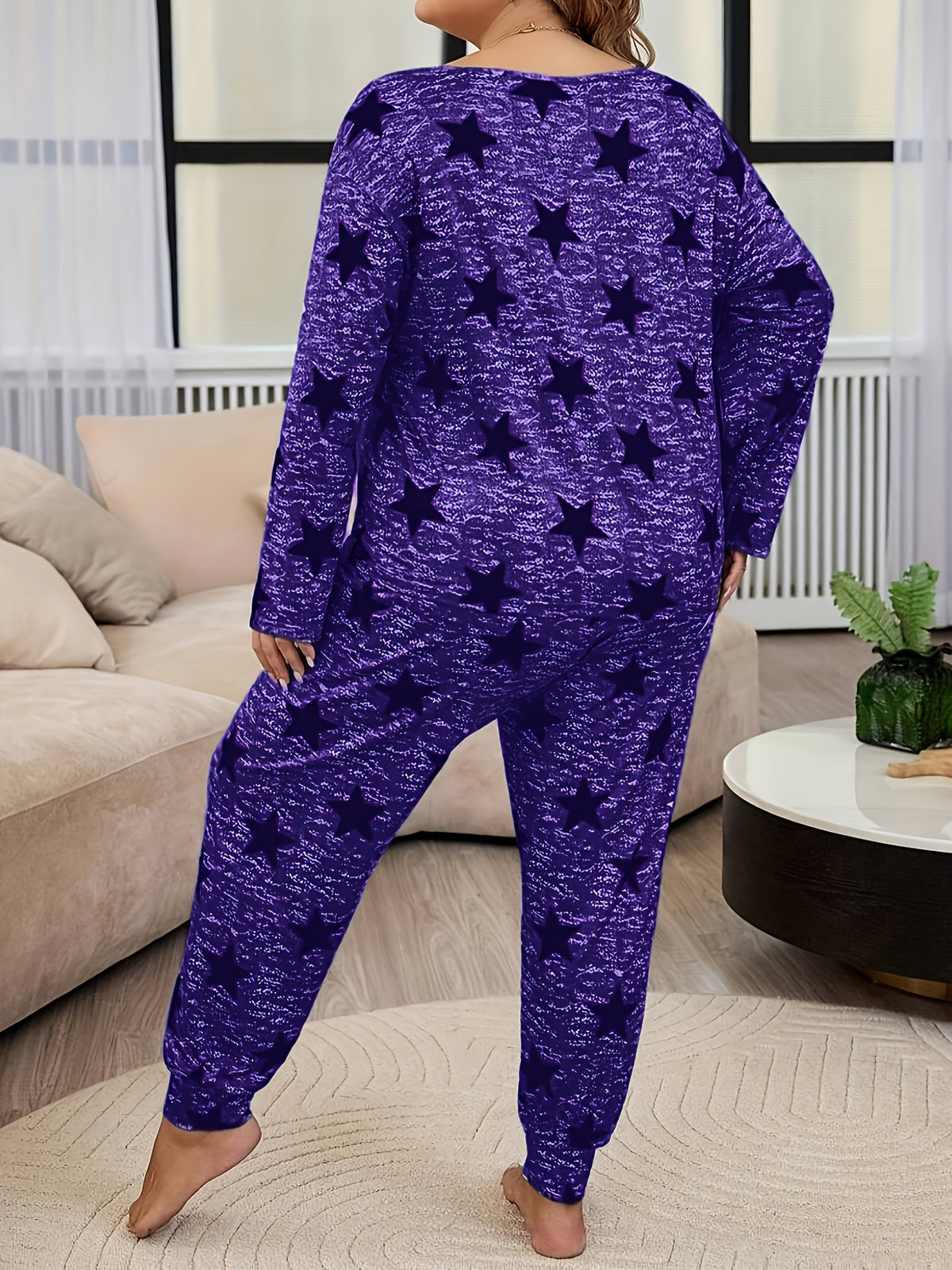 Ensemble grande taille, coupe ample, allure élégante, vu de dos