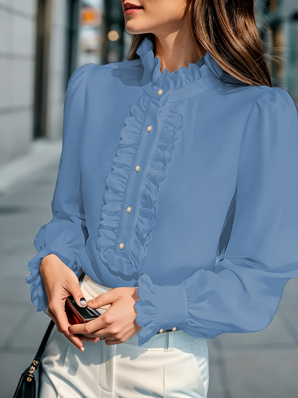 Blouse grande taille, volants, vue de profil