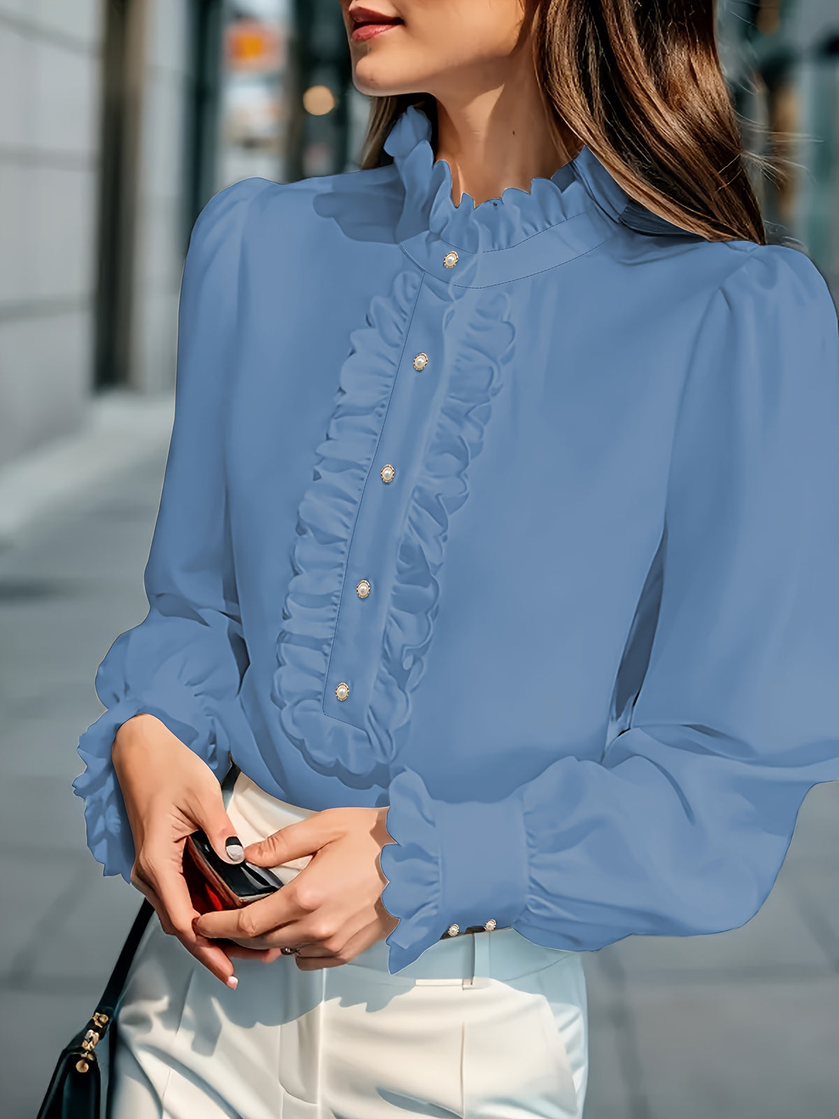 Blouse grande taille, volants, vue de profil