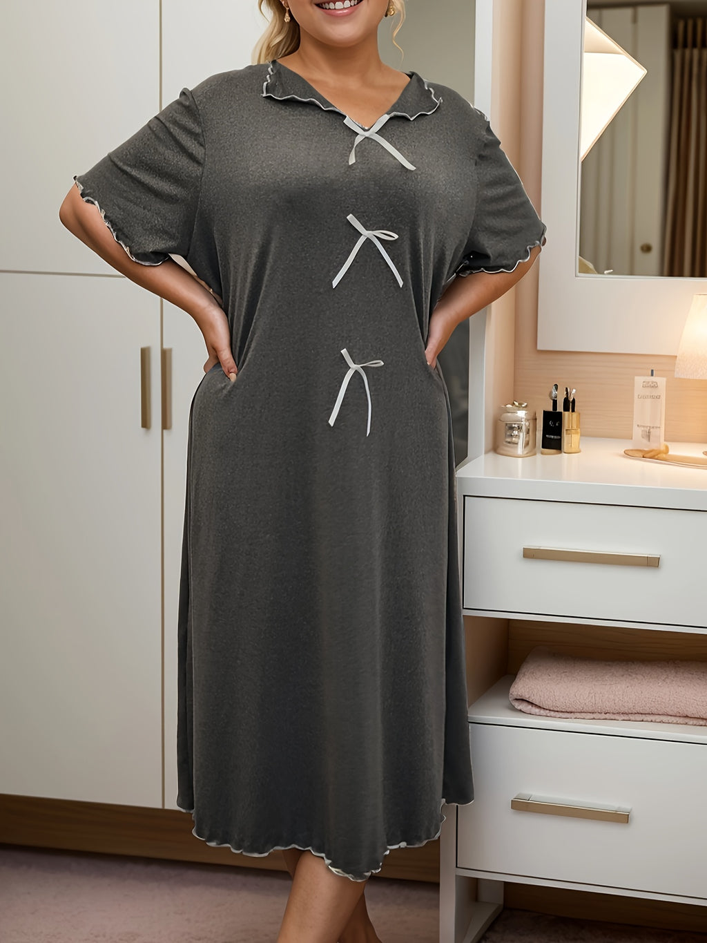 Chemise de nuit grande taille — Liseré ivoire et trois nœuds