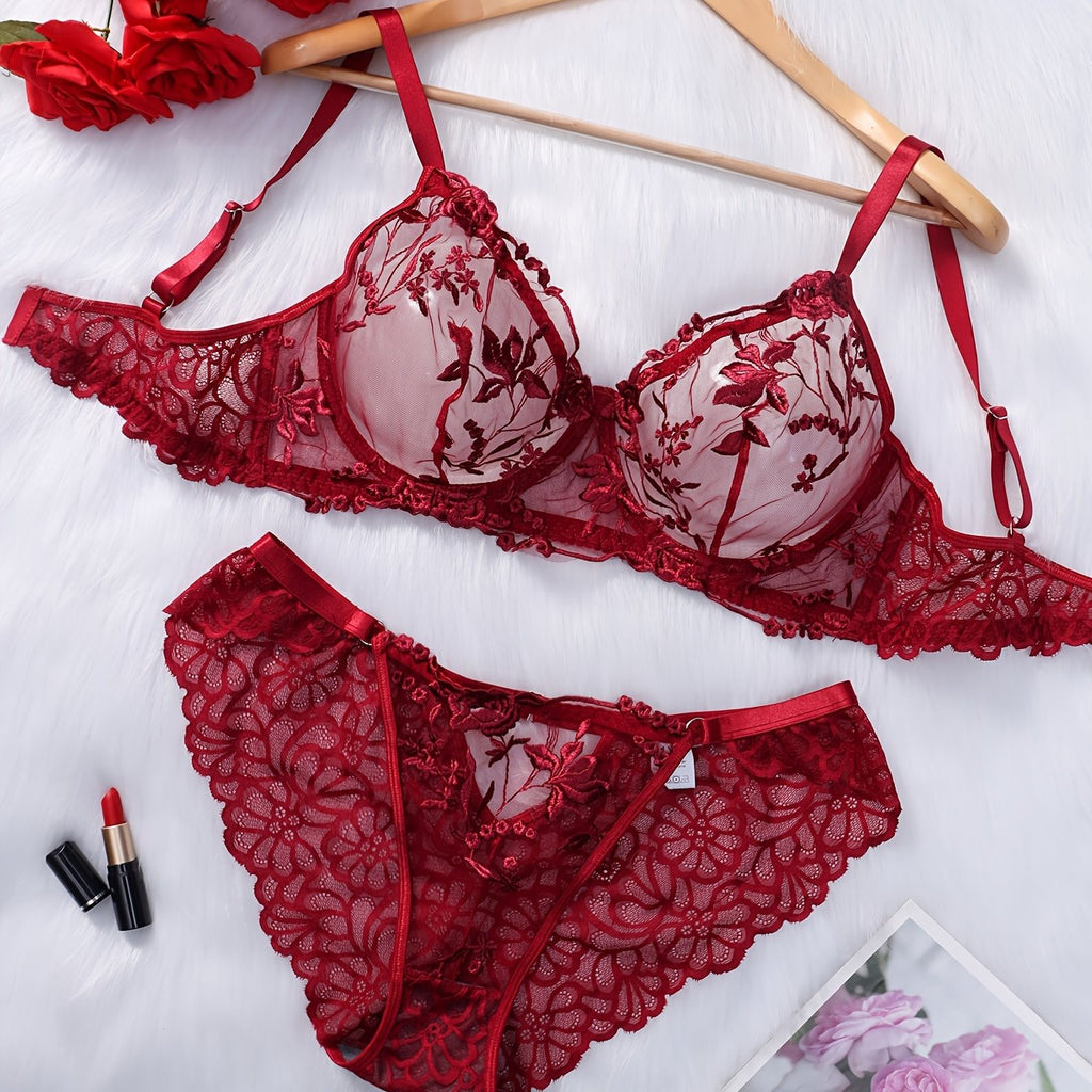 Ensemble grande taille à broderies, ligne affirmée — matière : polyester