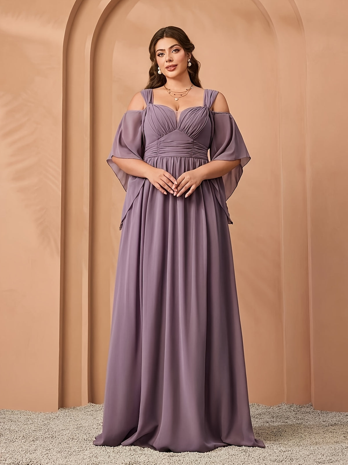 Robe longue grande taille — Vert sauge à manches cape fendues