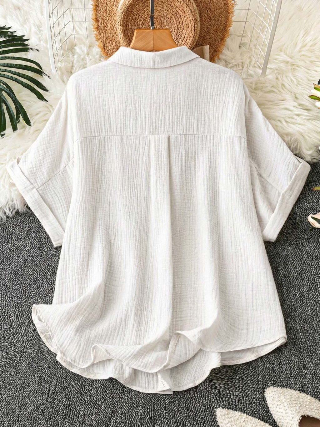 Chemise grande taille, coupe oversize, manches courtes, toucher naturel