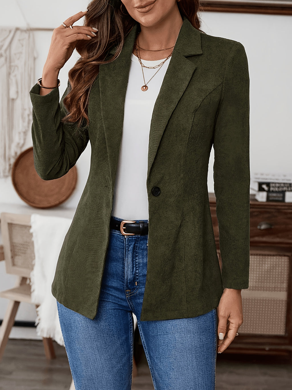 Veste grande taille, coupe oversize, manches longues, tissu léger, détail du tissu