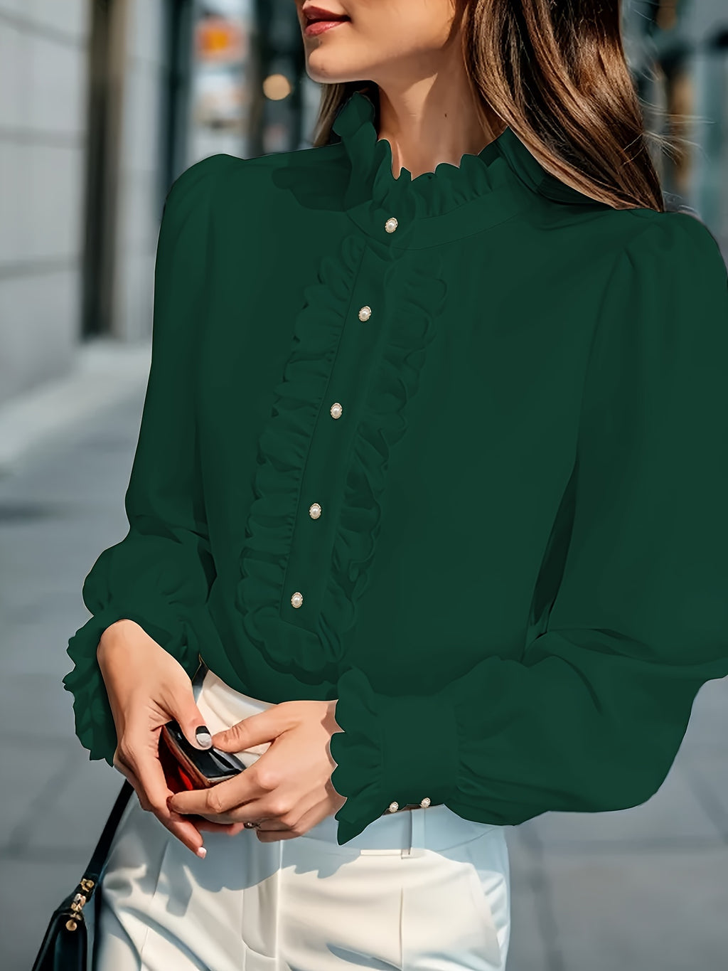 Blouse grande taille, volants, gros plan