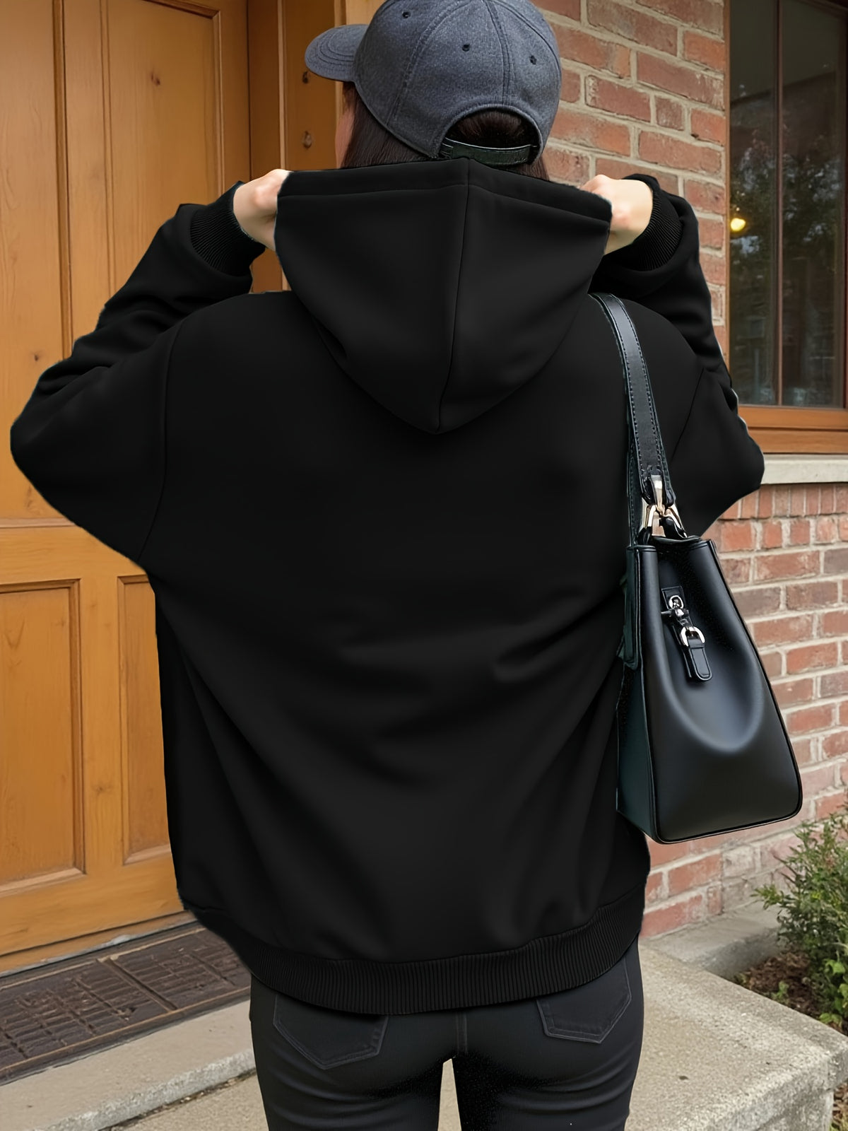 Sweat grande taille, coupe oversize, fermeture zippée, capuche, tissu opaque